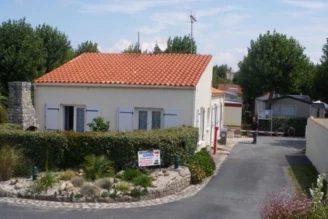 Camping Le Maine 4*, Camping 4* à Grand Village Plage (Charente Maritime) - Location Mobil Home pour 4 personnes - Photo N°15