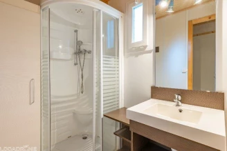Camping Les Chalets de Dordogne 3*, Camping 3* à Razac d'Eymet (Dordogne) - Location Chalet pour 4 personnes - Photo N°19
