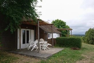 Camping Les Coteaux Du Lac 4*, Camping 4* à Chemillé sur Indrois (Indre et Loire) - Location Chalet pour 7 personnes