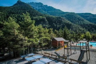 Camping Rioclar 4*, Camping 4* à Méolans Revel (Alpes de Haute Provence) - Location Mobil Home pour 4 personnes - Photo N°4