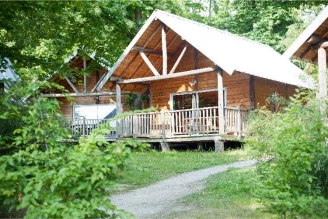 Camping Huttopia Versailles 3*, Camping 3* à Versailles (Yvelines) - Location Cabane pour 6 personnes - Photo N°1
