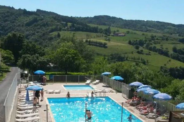 Camping De Mars 4*, Camping 4* à Cordelle (Loire) - Location Tente équipée pour 4 personnes - Photo N°3