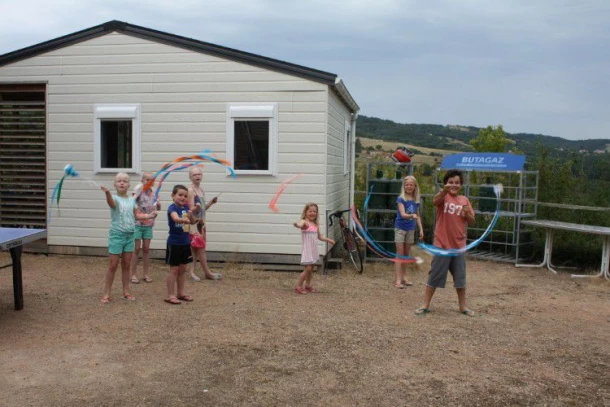Camping De Mars 4*, Camping 4* à Cordelle (Loire) - Location Tente équipée pour 4 personnes - Photo N°8