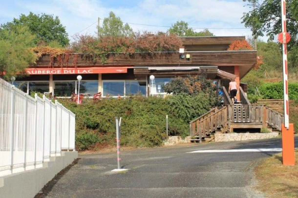 Camping De Mars 4*, Camping 4* à Cordelle (Loire) - Location Tente équipée pour 4 personnes - Photo N°13