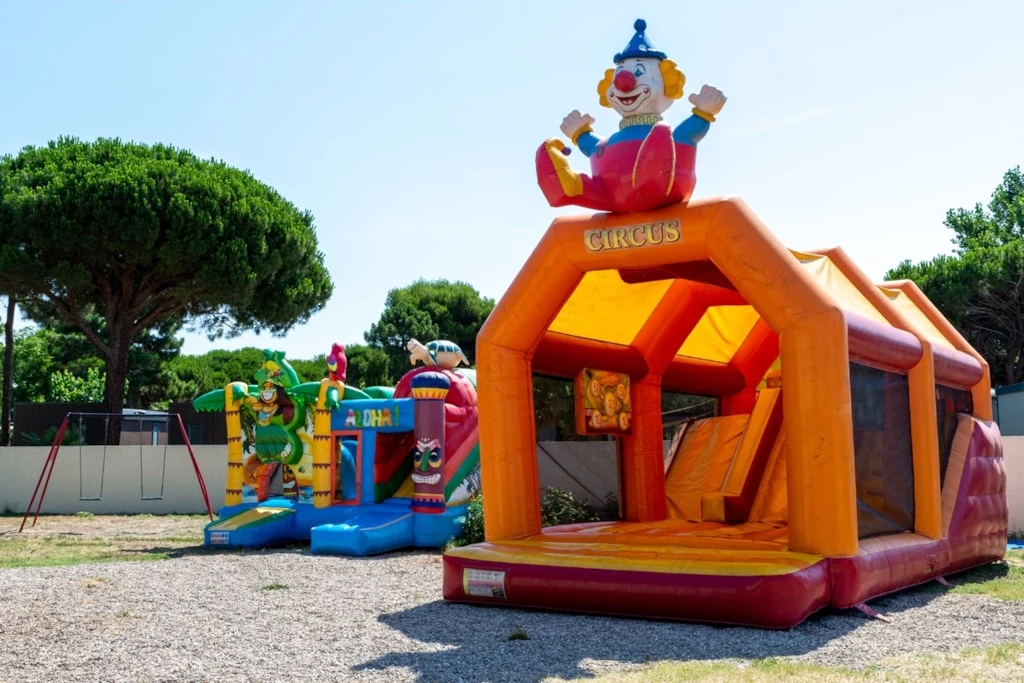 Camping les Mûriers 4*, Camping 4* à Vendres Plage (Hérault) - Location Chalet pour 4 personnes - Photo N°7