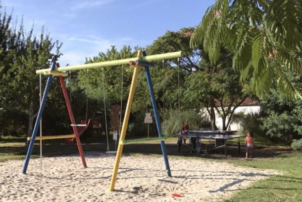 Camping La Chesnays 4* , Camping 4* à Vendays Montalivet (Gironde) - Location Chalet pour 6 personnes - Photo N°10