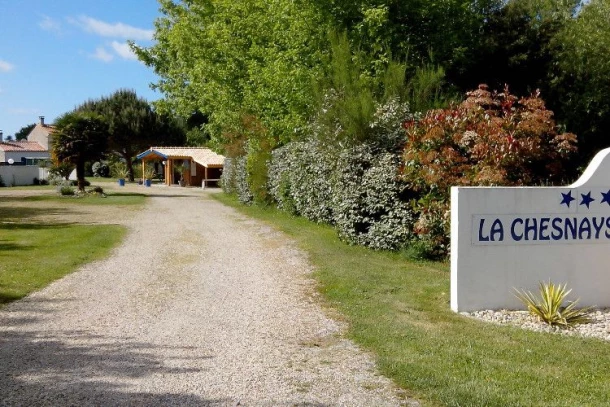 Camping La Chesnays 4* , Camping 4* à Vendays Montalivet (Gironde) - Location Chalet pour 6 personnes - Photo N°13