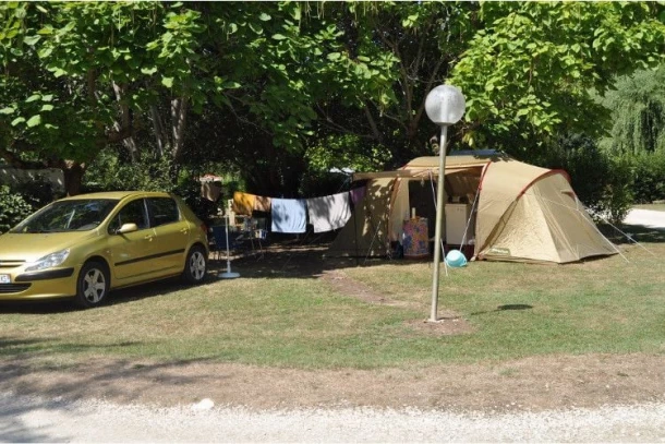Camping La Cigaline 3*, Camping 3* à Montpon Ménestérol (Dordogne) - Location Tente équipée pour 5 personnes - Photo N°16