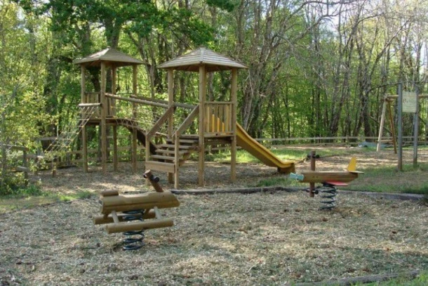 Camping La Grande Veyière 3*, Camping 3* à Molières (Dordogne) - Location Tente équipée pour 4 personnes - Photo N°3