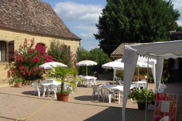 Camping La Grande Veyière 3*, Camping 3* à Molières (Dordogne) - Location Tente équipée pour 4 personnes - Photo N°9