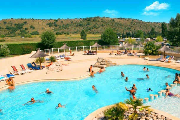 Camping La Plaine 4*, Camping 4* à Rosières (Ardèche) - Location Mobil Home pour 4 personnes - Photo N°2