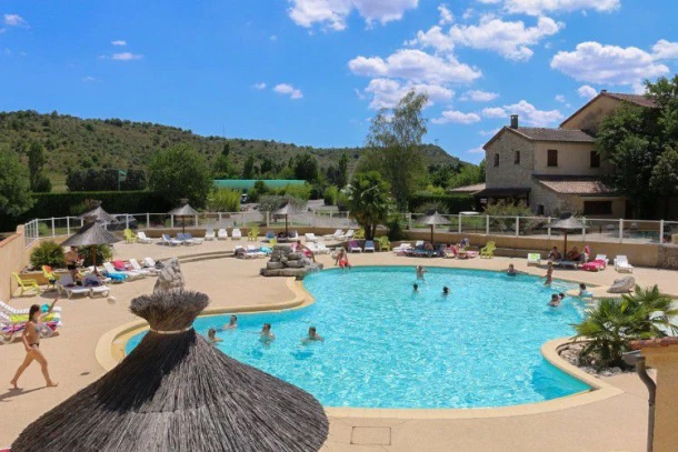 Camping La Plaine 4*, Camping 4* à Rosières (Ardèche) - Location Mobil Home pour 4 personnes - Photo N°3