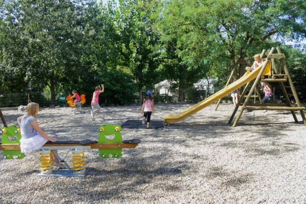 Camping La Plaine 4*, Camping 4* à Rosières (Ardèche) - Location Mobil Home pour 4 personnes - Photo N°5