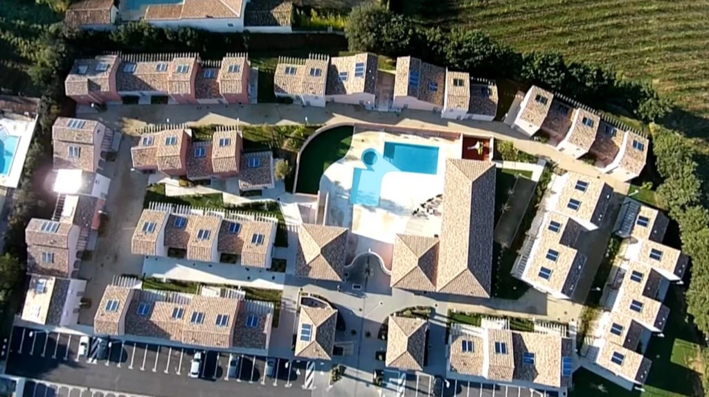 Domaine de Bacchus 3*, Camping 3* à Saint Christol (Hérault) - Location Maison pour 2 personnes - Photo N°9