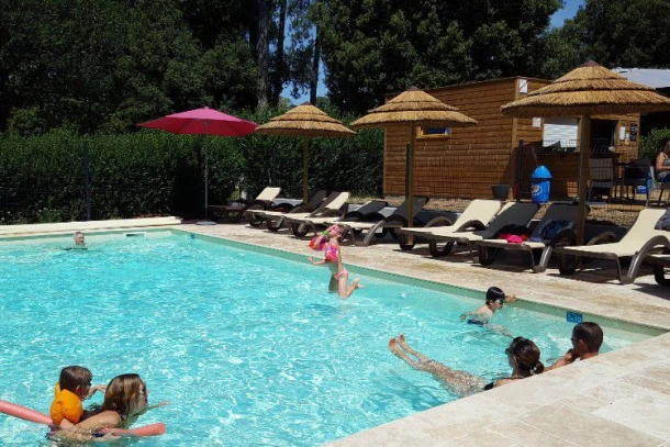 Camping Le Port Mulon 3*, Camping 3* à Nort sur Erdre (Loire Atlantique) - Location Tente équipée pour 4 personnes - Photo N°3