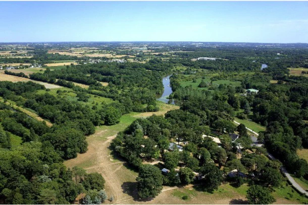 Camping Le Port Mulon 3*, Camping 3* à Nort sur Erdre (Loire Atlantique) - Location Tente équipée pour 4 personnes - Photo N°10