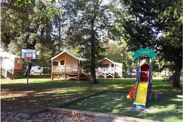Camping Le Port Mulon 3*, Camping 3* à Nort sur Erdre (Loire Atlantique) - Location Tente équipée pour 4 personnes - Photo N°13