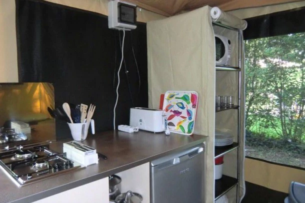 Camping Les Plages de la Loire 3*, Camping 3* à Rochefort sur Loire (Maine et Loire) - Location Tente équipée pour 4 personnes - Photo N°1