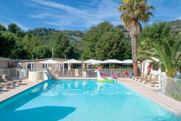 Camping Parc Des Monges 3*, Camping 3* à Auribeau sur Siagne (Alpes Maritimes) - Location Mobil Home pour 4 personnes - Photo N°2