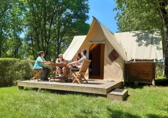 Camping Beau Rivage 3*, Camping 3* à Navarrenx (Pyrénées Atlantiques) - Location Bungalow pour 4 personnes - Photo N°1