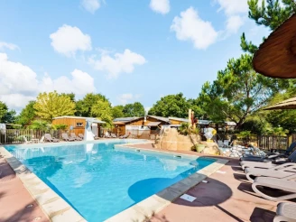 Camping Des Familles 4* , Camping 4* à Grayan et l'Hôpital (Gironde) - Location Mobil Home pour 6 personnes - Photo N°2