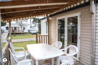 Camping Les Violettes 4*, Camping 4* à La Faute sur Mer (Vendée) - Location Mobil Home pour 4 personnes - Photo N°4