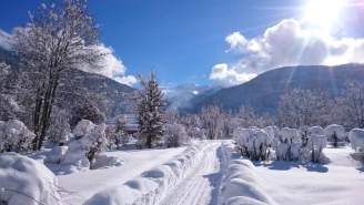 , Camping 3* à Landry (Savoie) - Location Bungalow pour 4 personnes - Photo N°3