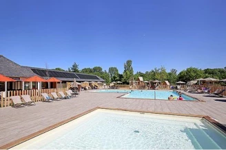 Camping d'Angers - Lac de Maine 4*, Camping 4* à Angers (Maine et Loire) - Location Chalet pour 5 personnes - Photo N°3