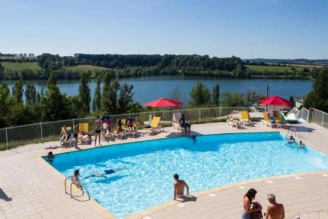 Camping de la Liez 5*, Camping 5* à Peigney (Haute Marne) - Location Mobil Home pour 6 personnes - Photo N°2