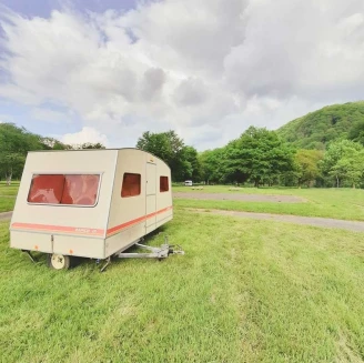 Domaine d'Haulmé 3*, Camping à Haulmé (Ardennes) - Location Roulotte pour 2 personnes - Photo N°3