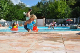Camping La Digue 4*, Camping 4* à Ruoms (Ardèche) - Location Mobil Home pour 6 personnes - Photo N°4