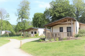 Camping Le Val de Landrouet 3*, Camping 3* à Merdrignac (Cotes d'Armor) - Location Chalet pour 8 personnes - Photo N°1