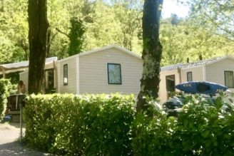 Camping Mazet Plage 4*, Camping 4* à Berrias et Casteljau (Ardèche) - Location Mobil Home pour 4 personnes - Photo N°1
