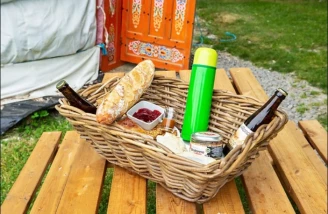 Camping Village Insolite , Camping 1* à Saint Benoît des Ondes (Ille et Vilaine) - Location Yourte pour 2 personnes - Photo N°4