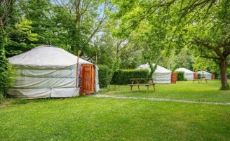 Camping Village des Yourtes , Camping 1* à Ploubalay (Cotes d'Armor) - Location Yourte pour 2 personnes - Photo N°3