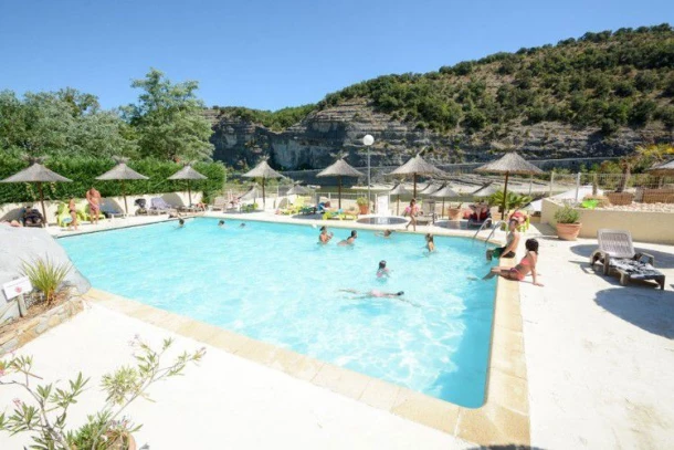 Camping Aloha Plage 4*, Camping 4* à Sampzon (Ardèche) - Location Mobil Home pour 6 personnes - Photo N°3