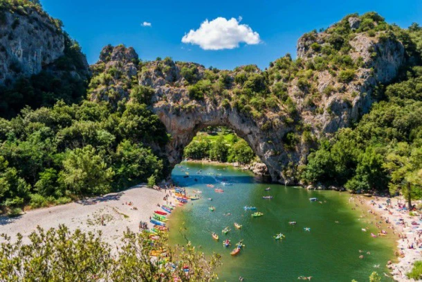 Camping Aloha Plage 4*, Camping 4* à Sampzon (Ardèche) - Location Mobil Home pour 6 personnes - Photo N°11