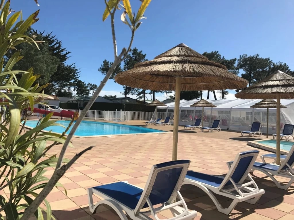 Camping Les Violettes 4*, Camping 4* à La Faute sur Mer (Vendée) - Location Mobil Home pour 6 personnes - Photo N°11