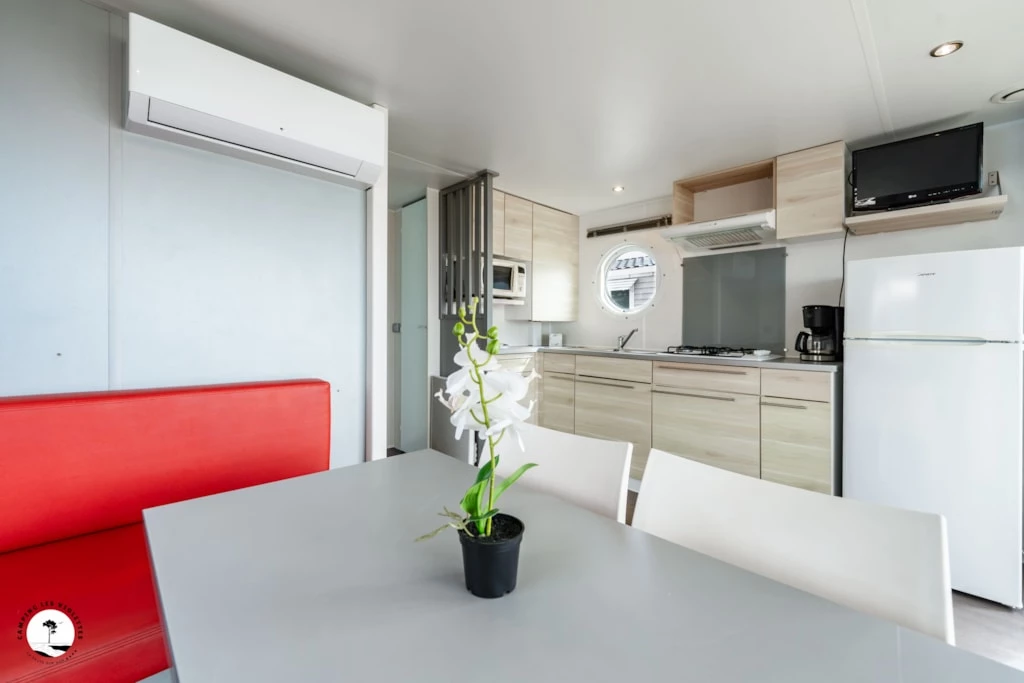 Camping Les Violettes 4*, Camping 4* à La Faute sur Mer (Vendée) - Location Mobil Home pour 4 personnes - Photo N°5