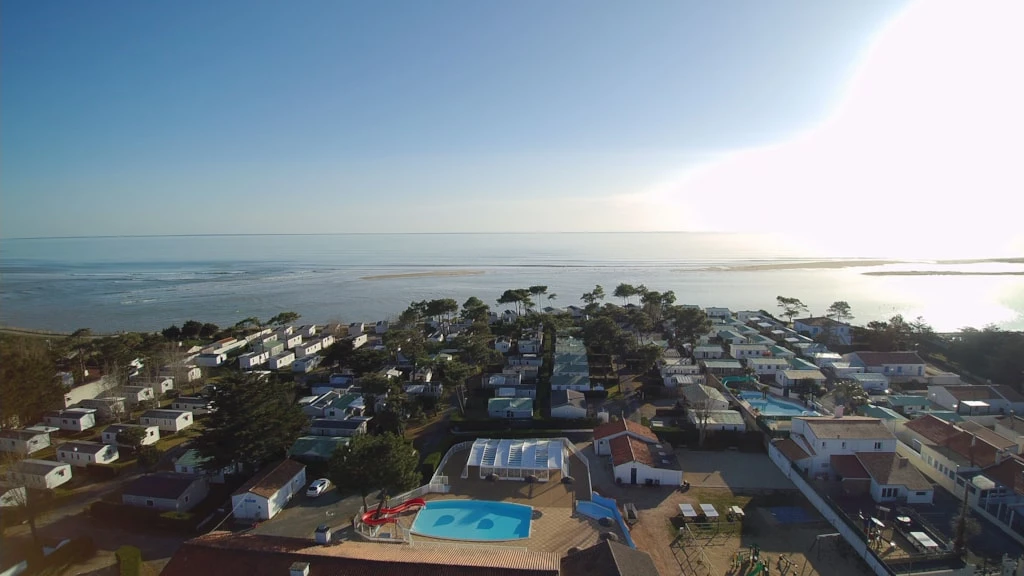 Camping Les Violettes 4*, Camping 4* à La Faute sur Mer (Vendée) - Location Mobil Home pour 4 personnes - Photo N°20
