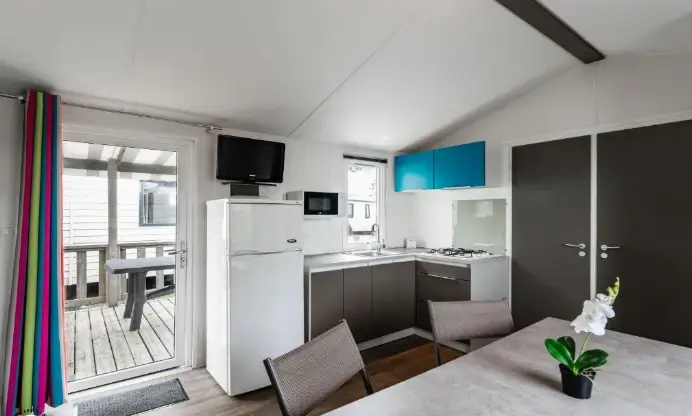 Camping Les Violettes 4*, Camping 4* à La Faute sur Mer (Vendée) - Location Mobil Home pour 6 personnes - Photo N°3