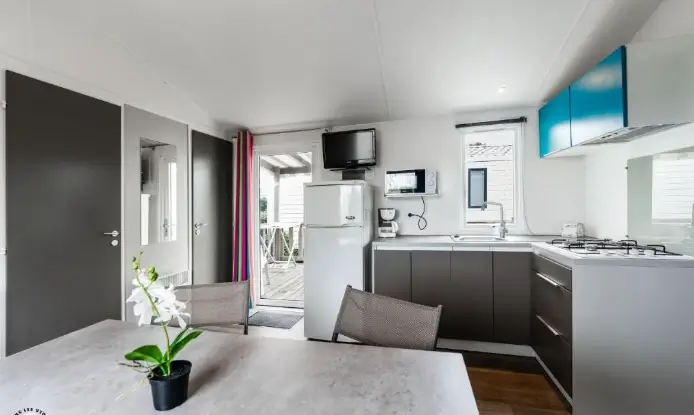Camping Les Violettes 4*, Camping 4* à La Faute sur Mer (Vendée) - Location Mobil Home pour 6 personnes - Photo N°4