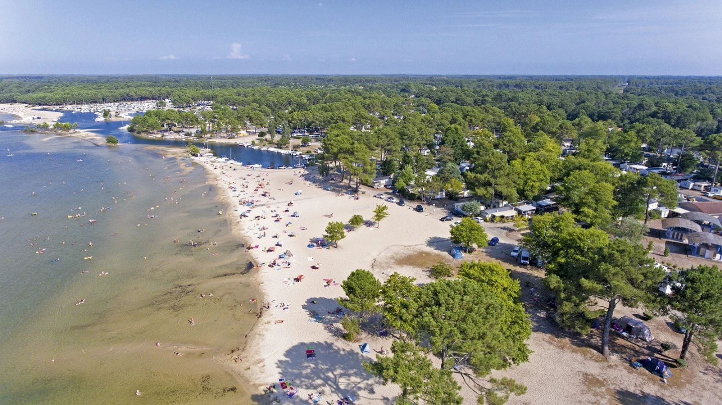 Camping Navarrosse-Plage 4* - Ze collection, Camping 4* à Biscarrosse Lac (Landes) - Location Mobil Home pour 5 personnes - Photo N°4