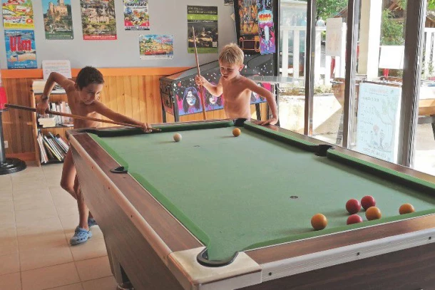 Camping La Grande Prade 3*, Camping 3* à La Cassagne (Dordogne) - Location Mobil Home pour 4 personnes - Photo N°9