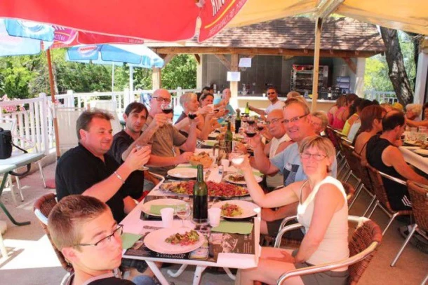 Camping La Grande Prade 3*, Camping 3* à La Cassagne (Dordogne) - Location Mobil Home pour 4 personnes - Photo N°15