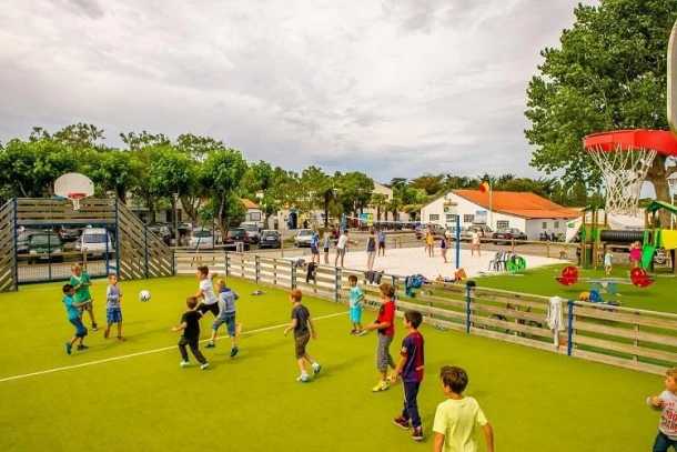 Camping Les Embruns d'Oléron 4*, Camping 4* à Le Château d'Oléron (Charente Maritime) - Location Tente équipée pour 5 personnes - Photo N°11