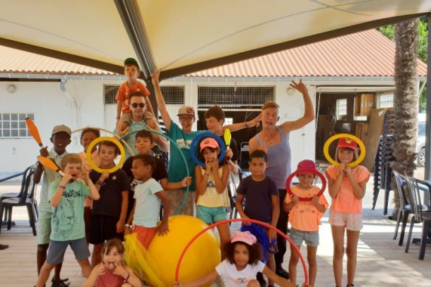Camping Les Embruns d'Oléron 4*, Camping 4* à Le Château d'Oléron (Charente Maritime) - Location Tente équipée pour 5 personnes - Photo N°17