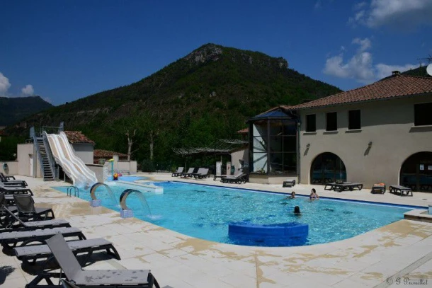 Camping Les Prades 4*, Camping 4* à Peyreleau (Aveyron) - Location Tente équipée pour 5 personnes - Photo N°2