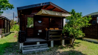 , Camping à San Nicolao (Haute Corse) - Location Chalet pour 4 personnes - Photo N°1