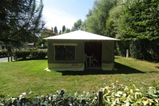 Camping Domaine De Bellevue 3*, Camping 3* à Saint Christophe du Ligneron (Vendée) - Location Tente équipée pour 4 personnes - Photo N°1